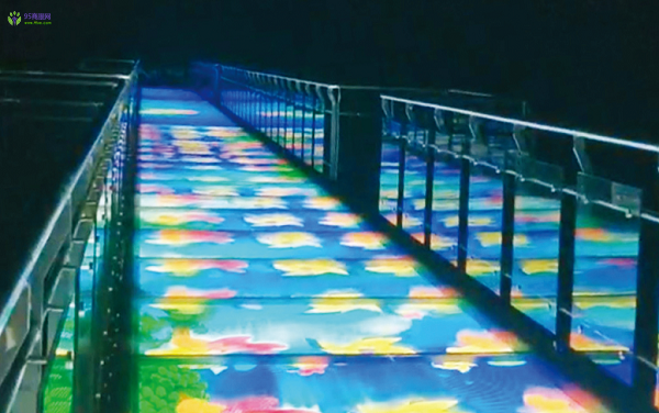 Guangxi's first 3D interactive glass bridge officially opened to the public